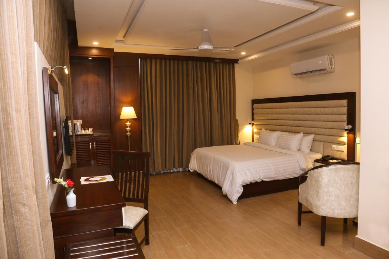 Hotel One Rahim Yar Khan Club Road Екстериор снимка