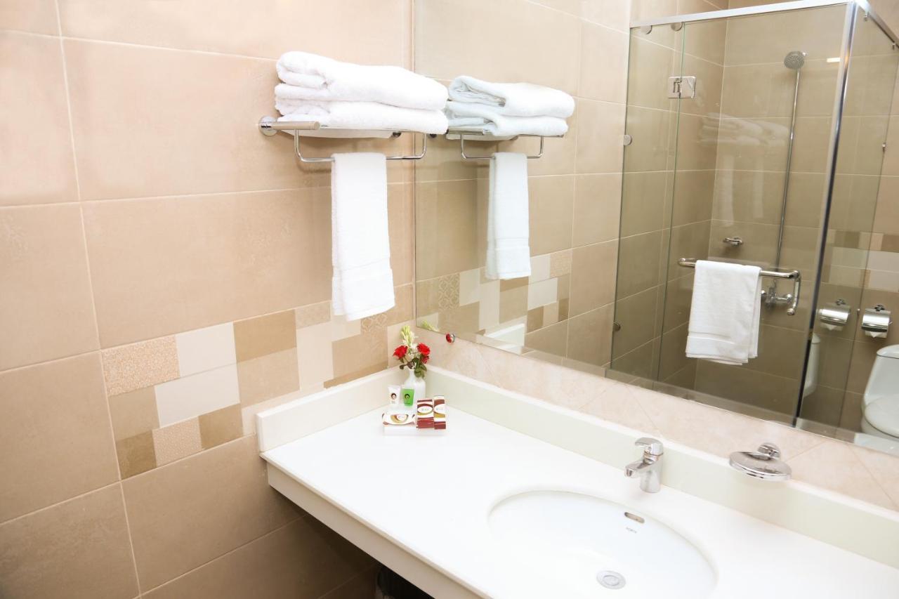 Hotel One Rahim Yar Khan Club Road Екстериор снимка