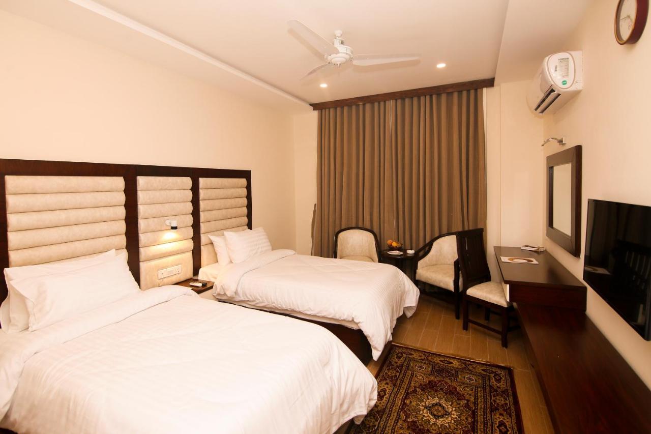 Hotel One Rahim Yar Khan Club Road Екстериор снимка